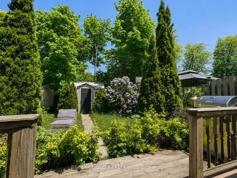 3 Hemlark Court Brampton ON L6S 2B7