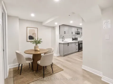 3 Hemlark Court Brampton ON L6S 2B7