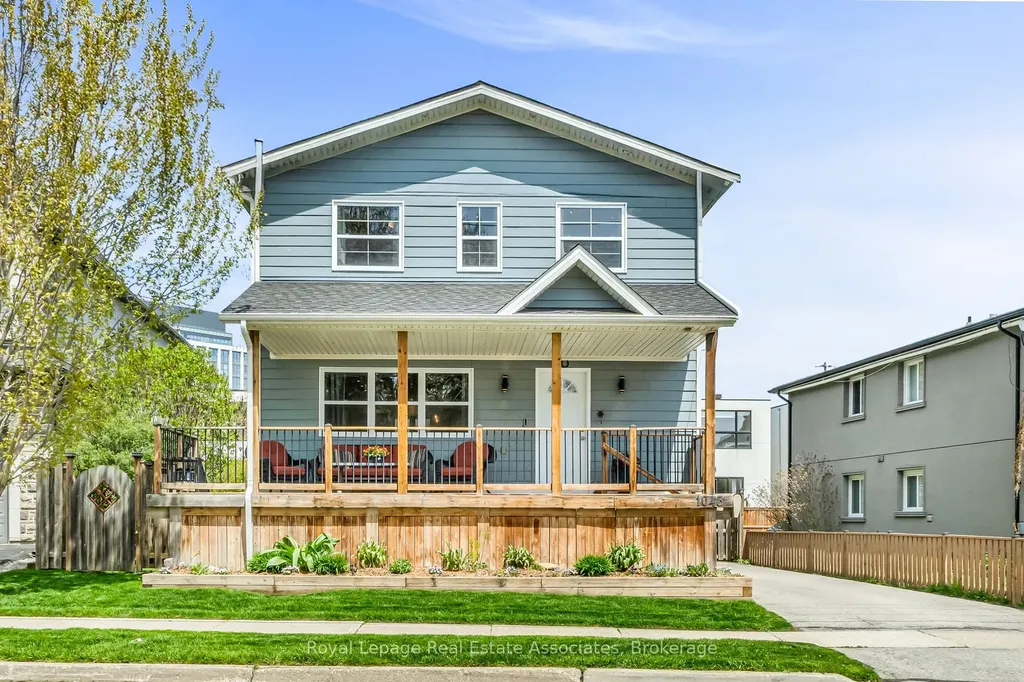 1043 Shaw Drive Mississauga ON L5G 3Z3