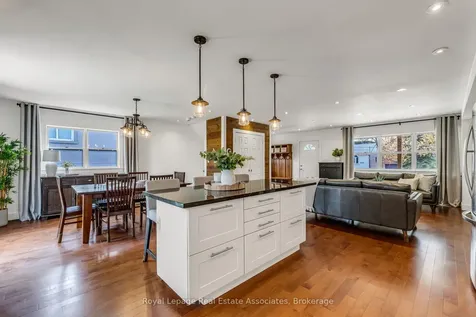 1043 Shaw Drive Mississauga ON L5G 3Z3