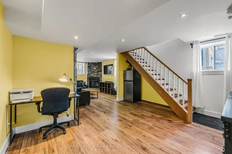 1043 Shaw Drive Mississauga ON L5G 3Z3