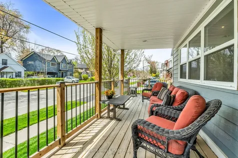 1043 Shaw Drive Mississauga ON L5G 3Z3