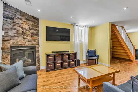 1043 Shaw Drive Mississauga ON L5G 3Z3