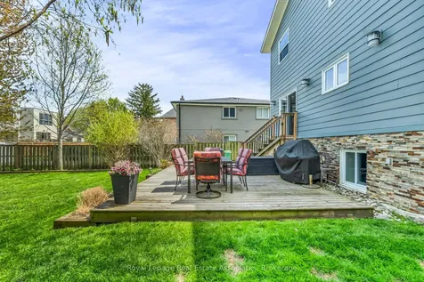 1043 Shaw Drive Mississauga ON L5G 3Z3