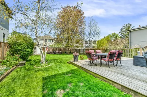 1043 Shaw Drive Mississauga ON L5G 3Z3