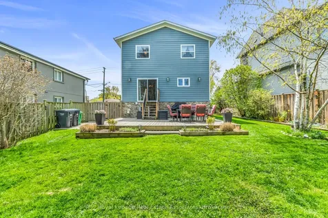 1043 Shaw Drive Mississauga ON L5G 3Z3