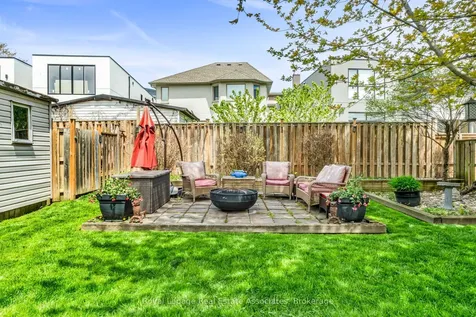 1043 Shaw Drive Mississauga ON L5G 3Z3