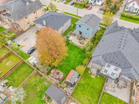 1043 Shaw Drive Mississauga ON L5G 3Z3