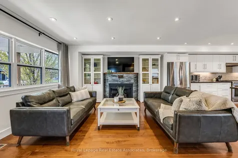 1043 Shaw Drive Mississauga ON L5G 3Z3