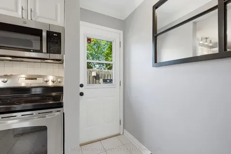 12 Heather Court Halton Hills ON L7G 2R6