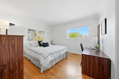 12 Heather Court Halton Hills ON L7G 2R6