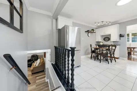 12 Heather Court Halton Hills ON L7G 2R6