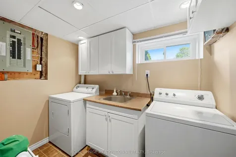 12 Heather Court Halton Hills ON L7G 2R6