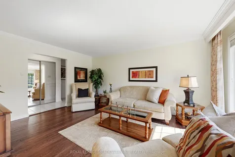 12 Heather Court Halton Hills ON L7G 2R6