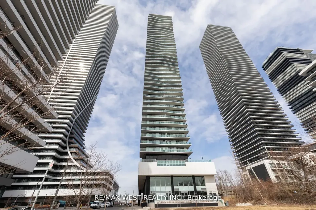 33 Shore Breeze Drive Toronto ON M8V 0G1