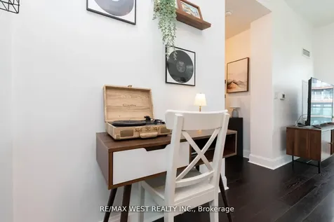 33 Shore Breeze Drive Toronto ON M8V 0G1