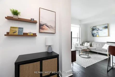 33 Shore Breeze Drive Toronto ON M8V 0G1