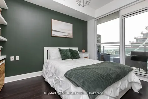 33 Shore Breeze Drive Toronto ON M8V 0G1