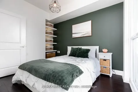 33 Shore Breeze Drive Toronto ON M8V 0G1