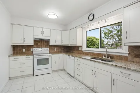 773 Paling Road Burlington ON L7R 3B6