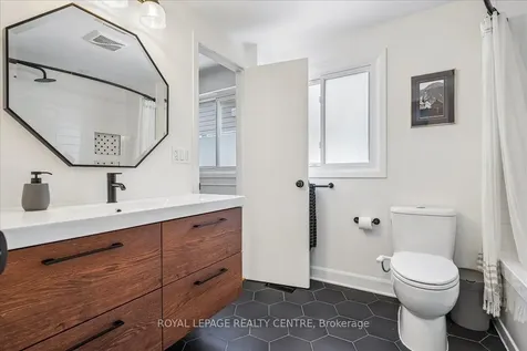 3332 Chokecherry Crescent Mississauga ON L5L 1A9