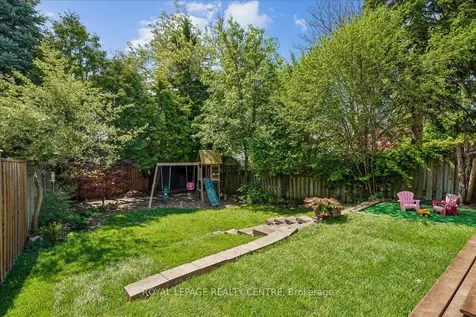 3332 Chokecherry Crescent Mississauga ON L5L 1A9