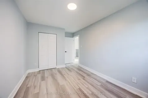 2126 Pashak Court Mississauga ON L5A 1H7