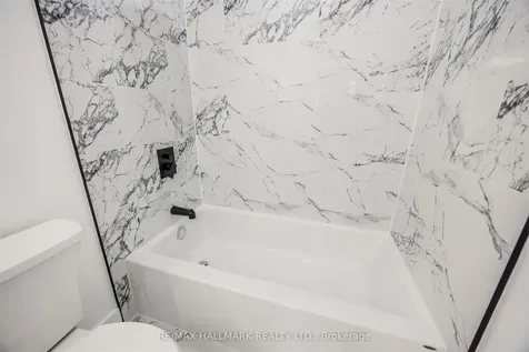 2126 Pashak Court Mississauga ON L5A 1H7