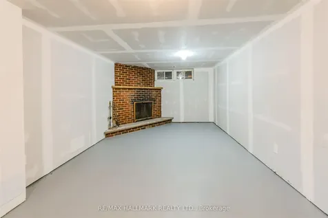2126 Pashak Court Mississauga ON L5A 1H7