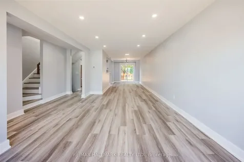 2126 Pashak Court Mississauga ON L5A 1H7