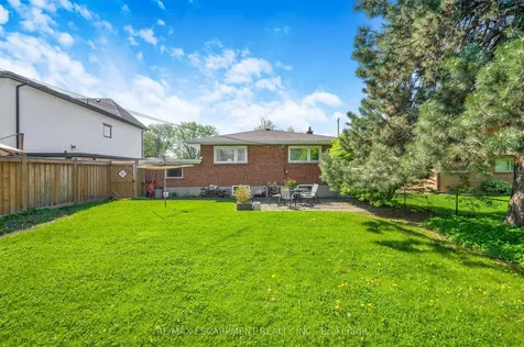 6 Deanefield Crescent Toronto ON M9B 3B3