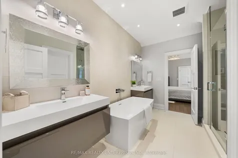 1343 Milton Avenue Mississauga ON L5G 3C5