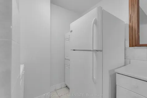 1395 Williamsport Drive Mississauga ON L4X 2T4