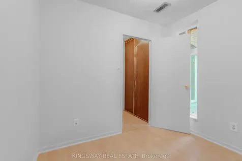 1395 Williamsport Drive Mississauga ON L4X 2T4