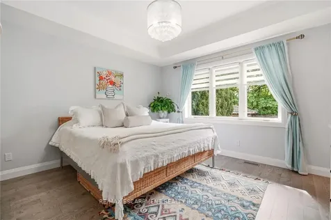 2074 Rebecca Street Oakville ON L6L 2A2