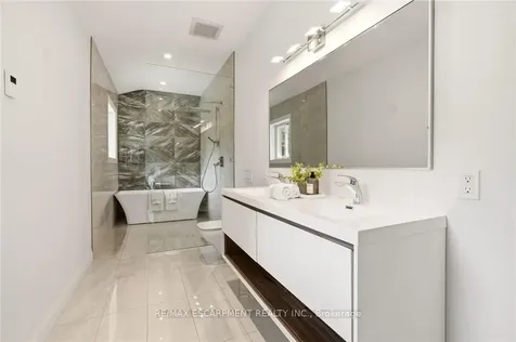 2074 Rebecca Street Oakville ON L6L 2A2