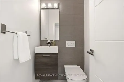 2074 Rebecca Street Oakville ON L6L 2A2