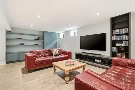 2074 Rebecca Street Oakville ON L6L 2A2