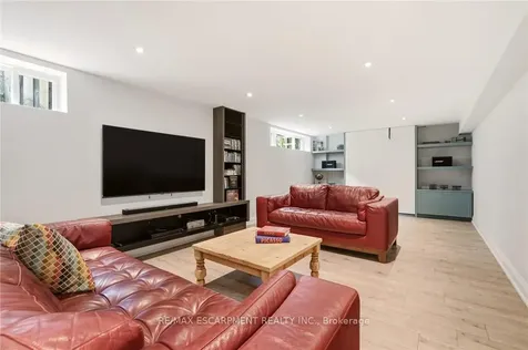 2074 Rebecca Street Oakville ON L6L 2A2