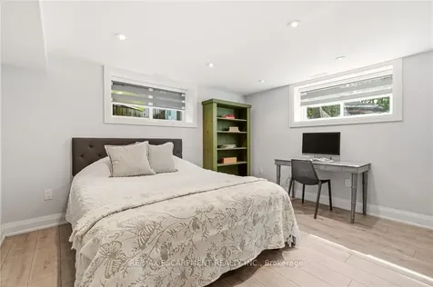 2074 Rebecca Street Oakville ON L6L 2A2