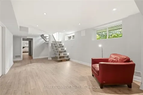 2074 Rebecca Street Oakville ON L6L 2A2