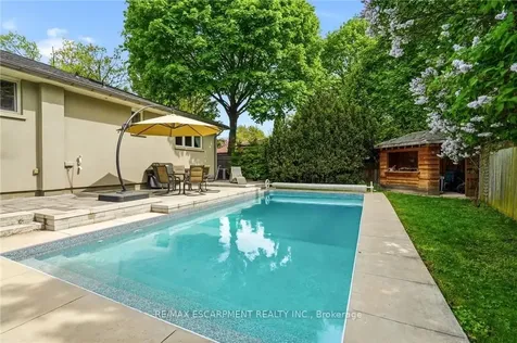 2074 Rebecca Street Oakville ON L6L 2A2