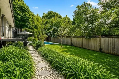 2074 Rebecca Street Oakville ON L6L 2A2