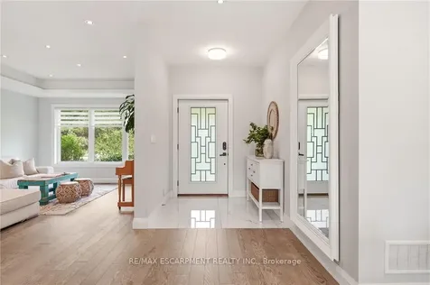 2074 Rebecca Street Oakville ON L6L 2A2