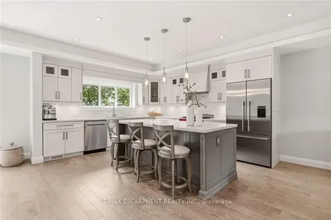 2074 Rebecca Street Oakville ON L6L 2A2
