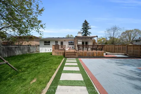 2330 Edenhurst Drive Mississauga ON L5A 2K9