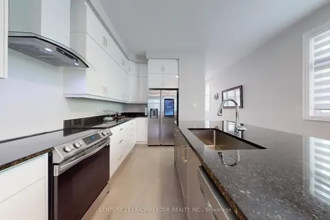 3016 William Cutmore Boulevard W Oakville ON L6H 7W8