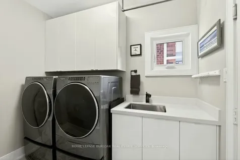 1078 Augustus Drive Burlington ON L7S 2L1