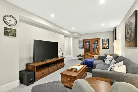 1078 Augustus Drive Burlington ON L7S 2L1