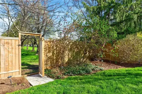 1078 Augustus Drive Burlington ON L7S 2L1